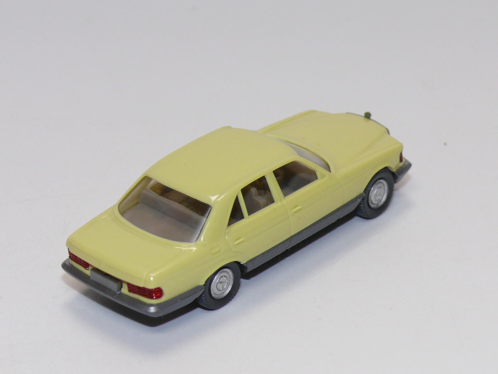 Wiking 157/1 - Mercedes Benz 500 SE - 1:87