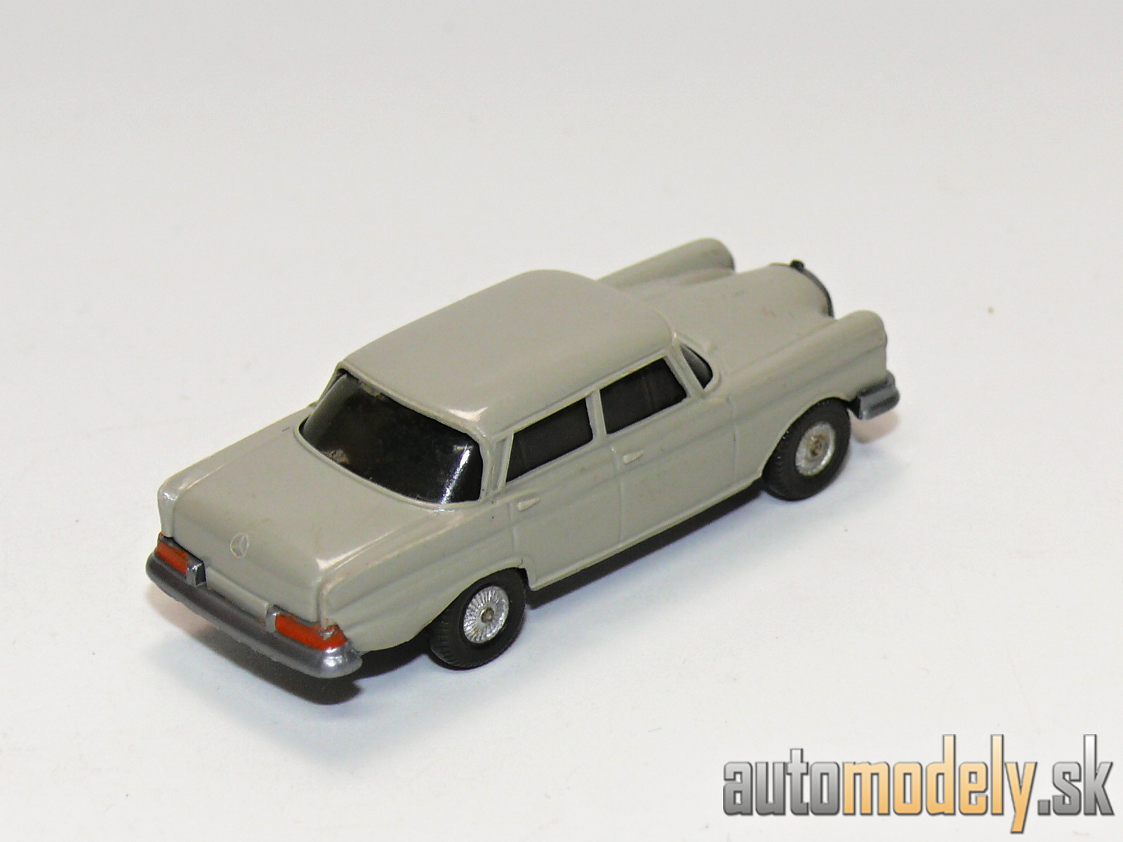 Wiking 140/6 - Mercedes-Benz 220 S - 1:87