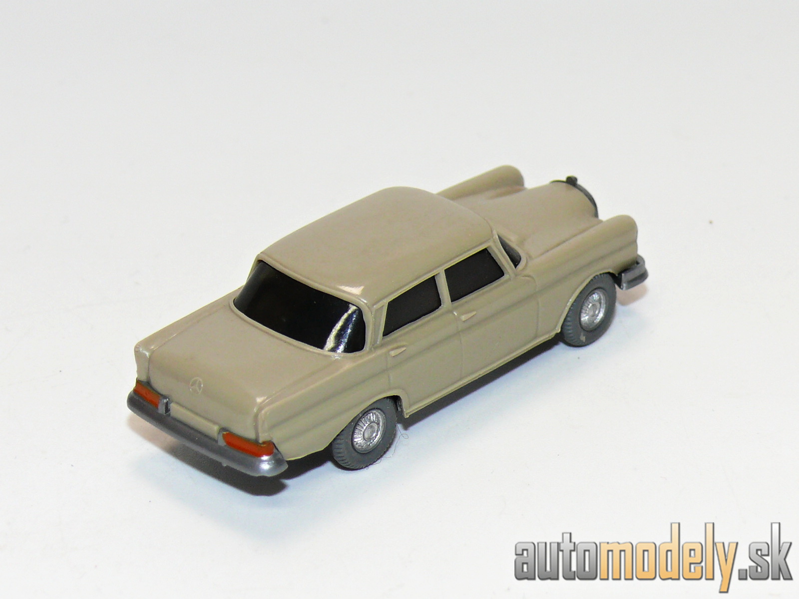 Wiking 140/6 - Mercedes-Benz 220 S - 1:87