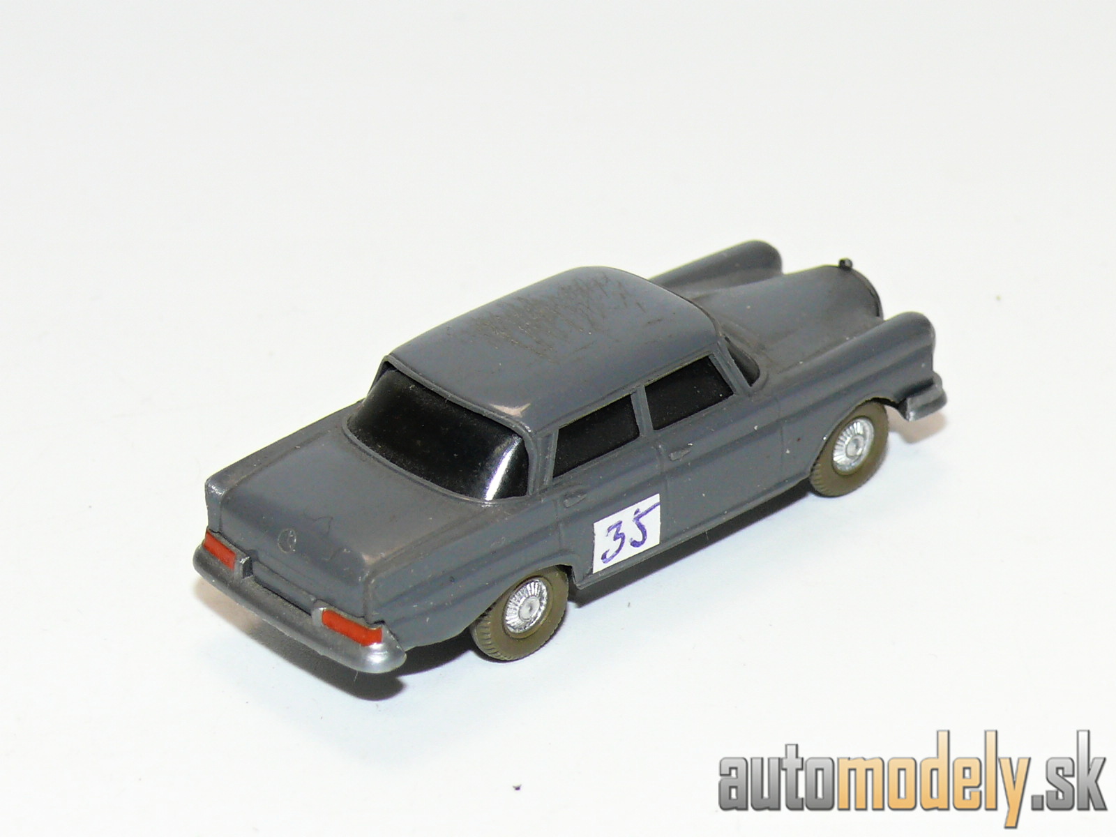 Wiking 140/6 - Mercedes-Benz 220 S - 1:87