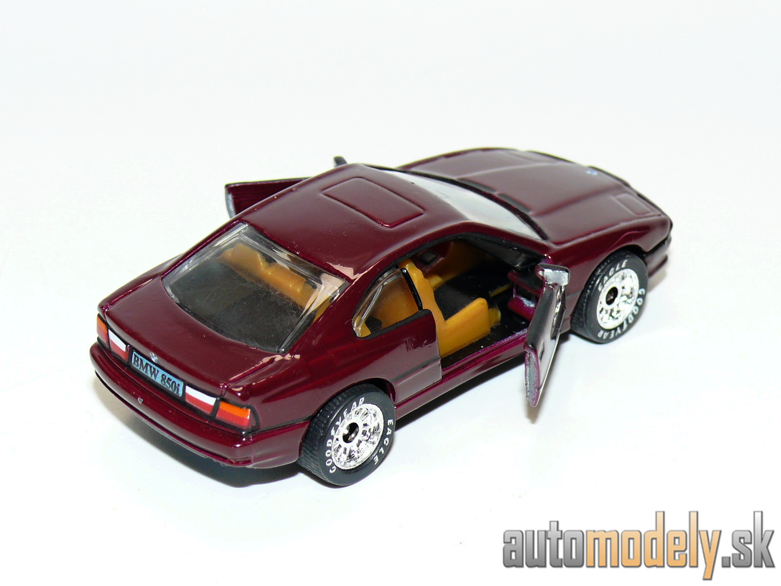 Matchbox Ultra - 1992 BMW 850i - 1:62