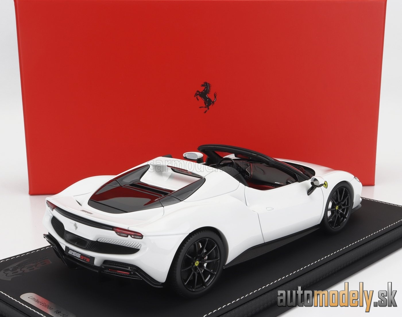 BBR-MODELS - FERRARI - 296 GTS SPIDER 2022 - CON VETRINA - WITH SHOWCASE (BIANCO CERVINO - WHITE) - 1:18