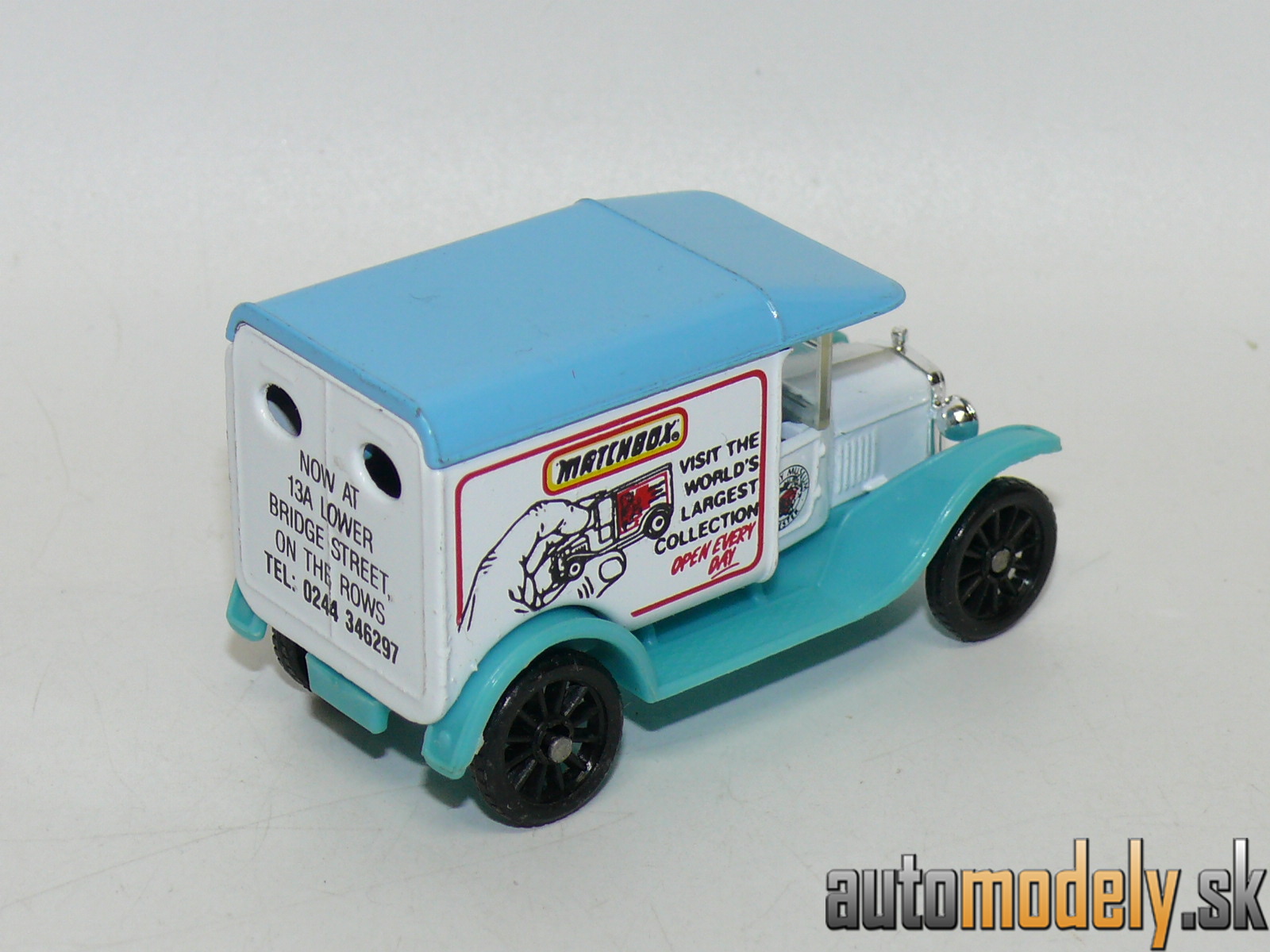 Matchbox - 1921 Model T Ford "Chester Dolls Hospital" - 1:52