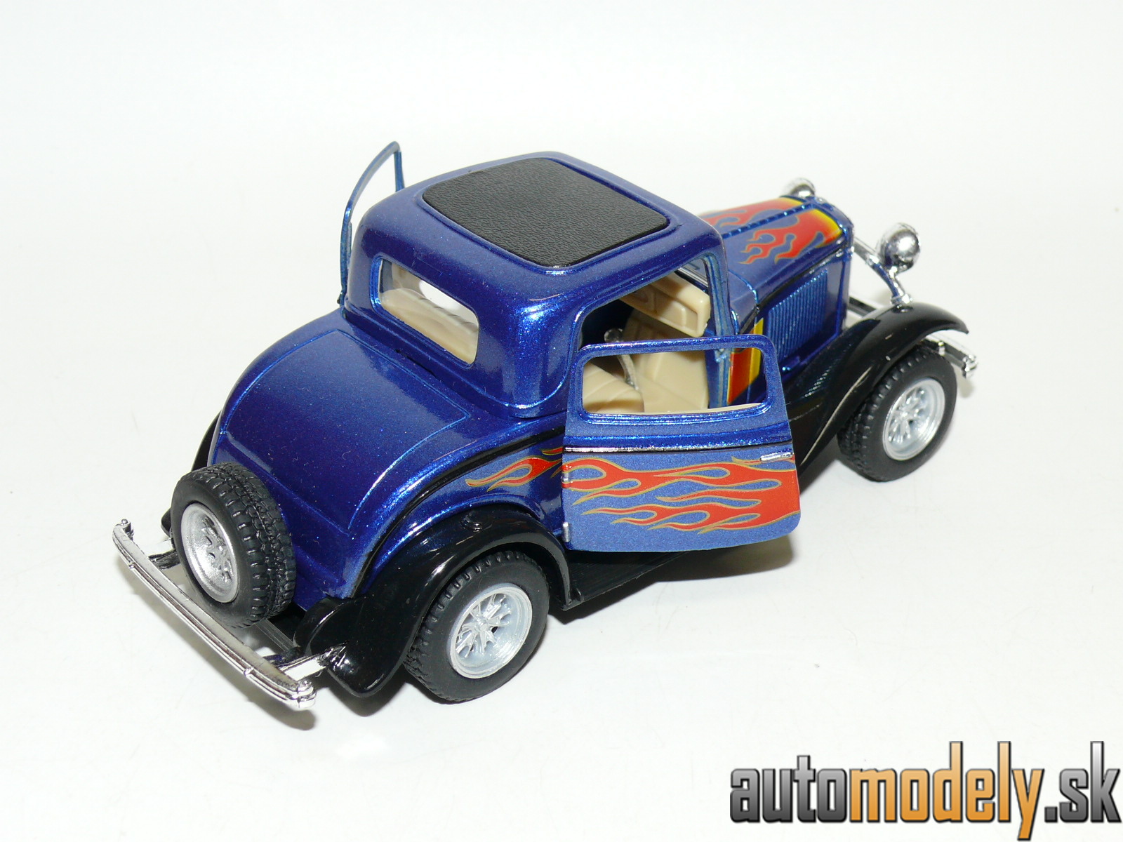 Kinsmart KT5332 - 1932 Ford 3-Window Coupe - 1:34