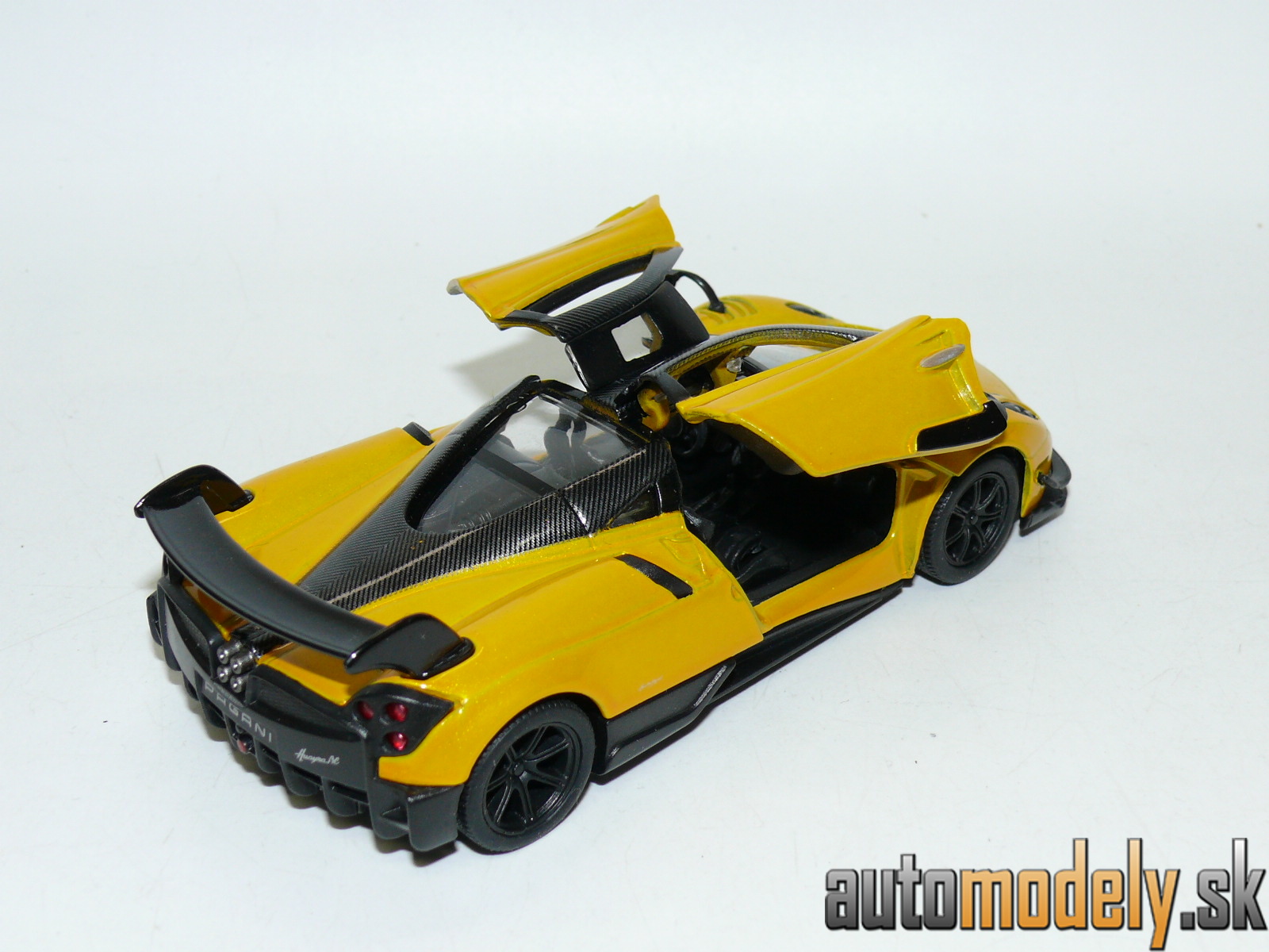 Kinsmart KT5400 - 2016 Pagani Huayra BC - 1:38