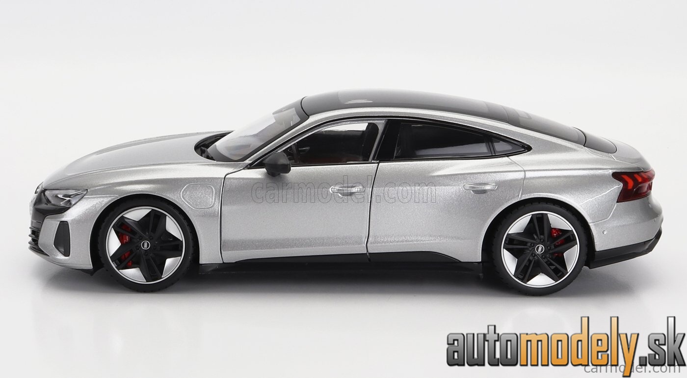 Bburago - AUDI - GT RS E-TRON 2022 - SILVER - 1:18