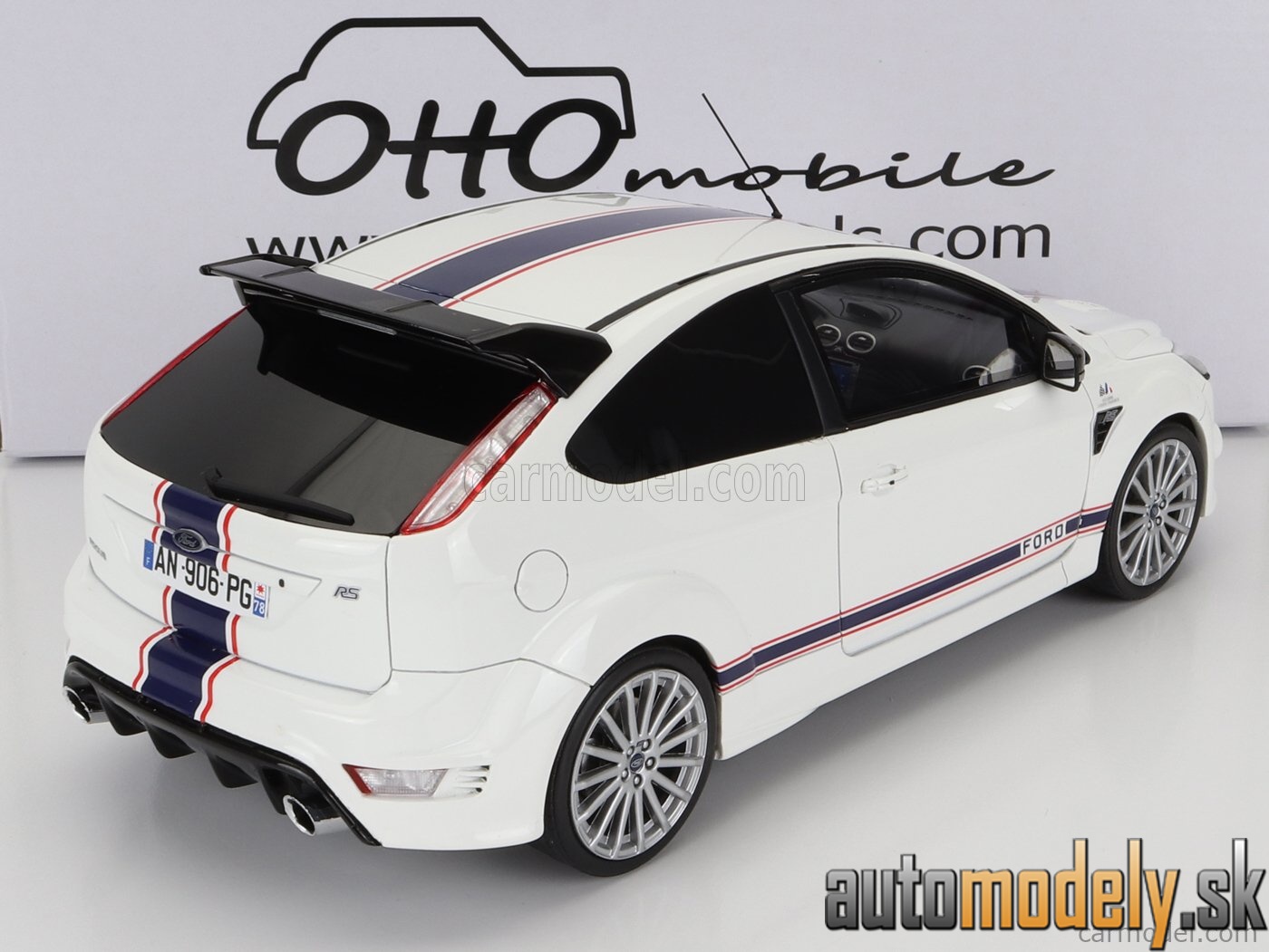 OttOmobile - FORD ENGLAND FOCUS RS MKII 2010 - 24h LE MANS TRIBUTE WHITE BLACK - 1:18