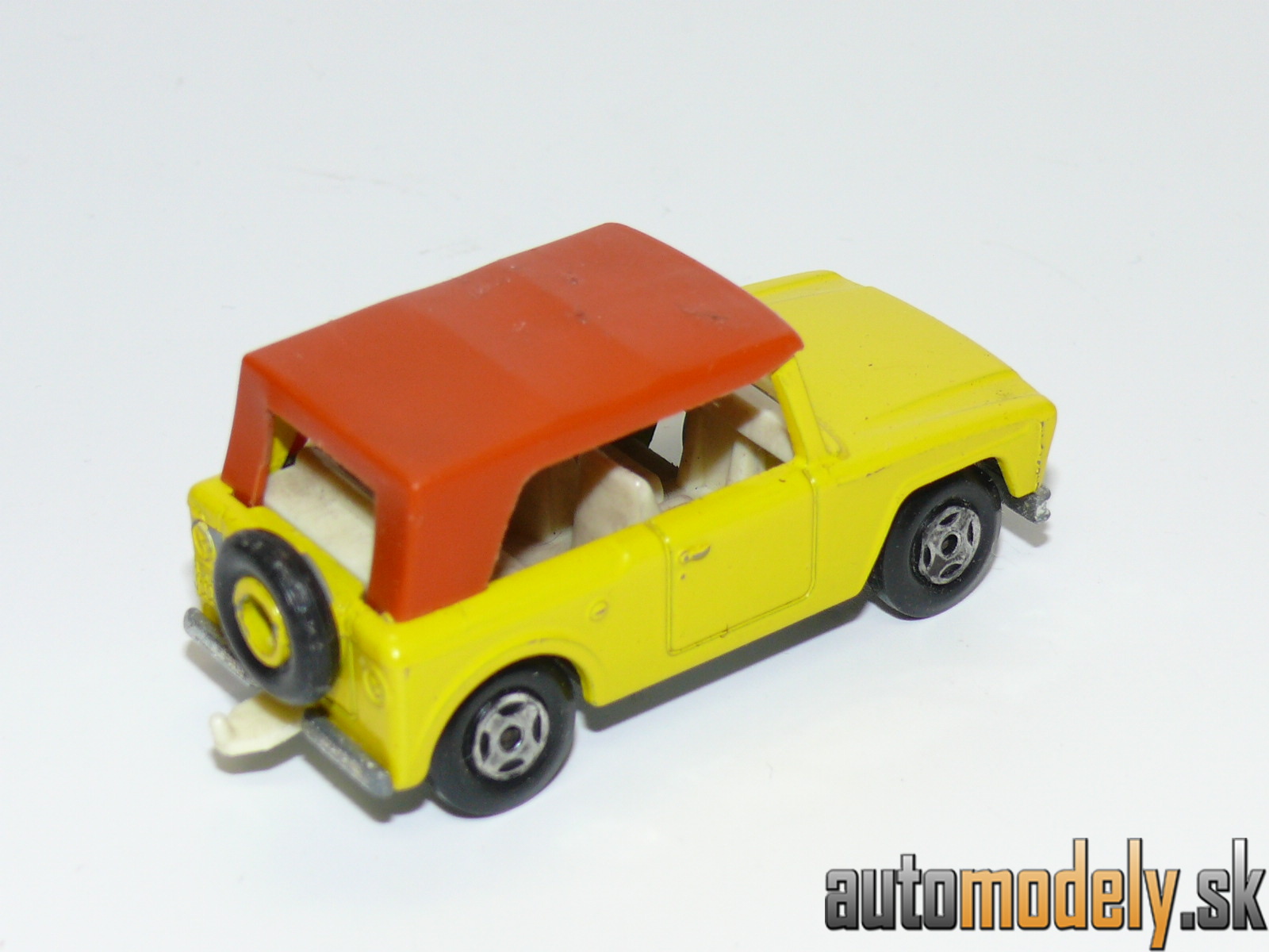 Matchbox Superfast No. 18 - Field Car