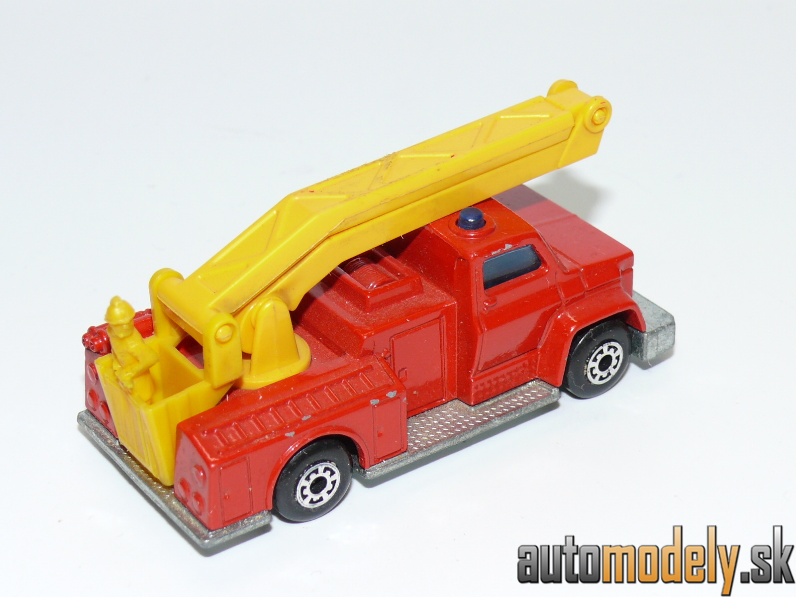 Matchbox Superfast No. 13 - Snorkel Fire Engine