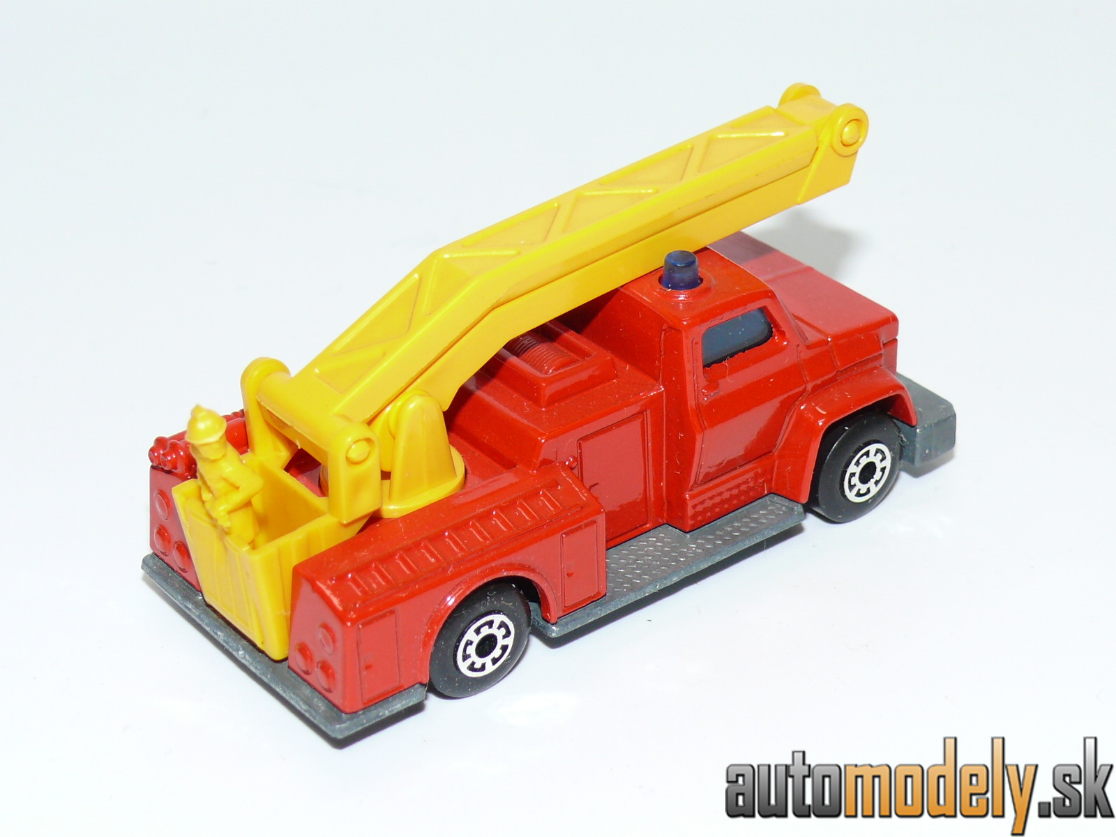 Matchbox Superfast No. 13 - Snorkel Fire Engine
