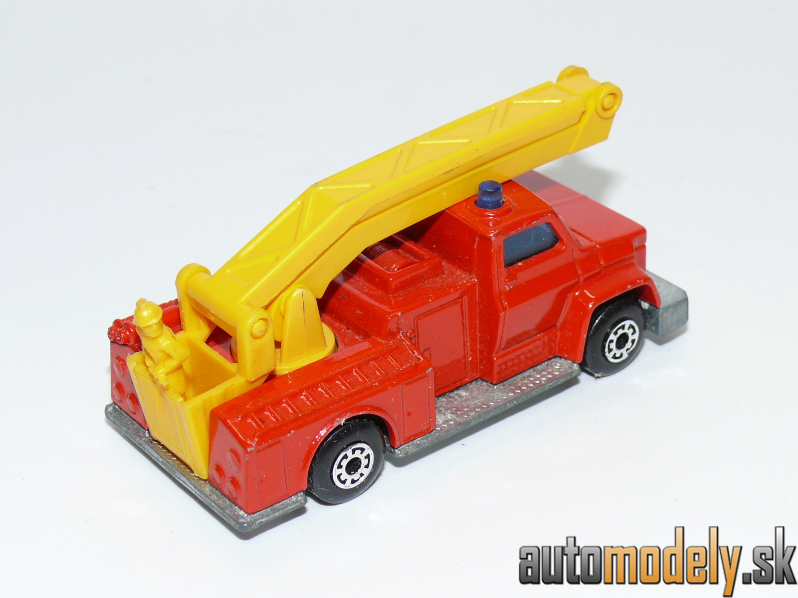 Matchbox Superfast No. 13 - Snorkel Fire Engine
