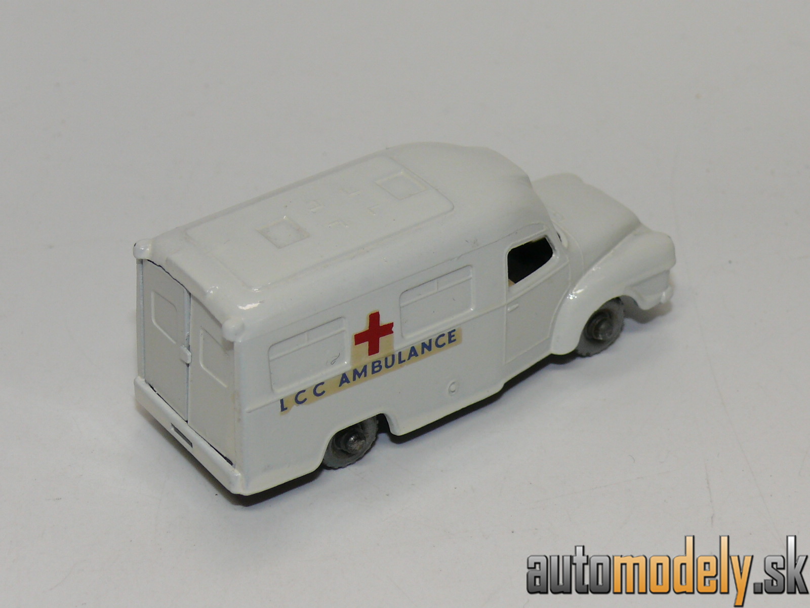 Matchbox No. 14 - Lomas Ambulance
