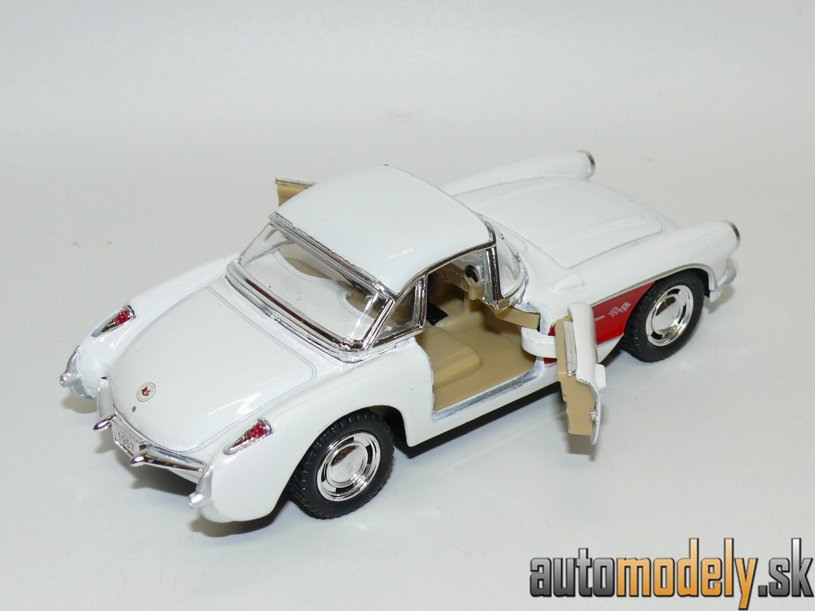 Kinsmart KT5316 - 1957 Chevrolet Corvette - 1:34