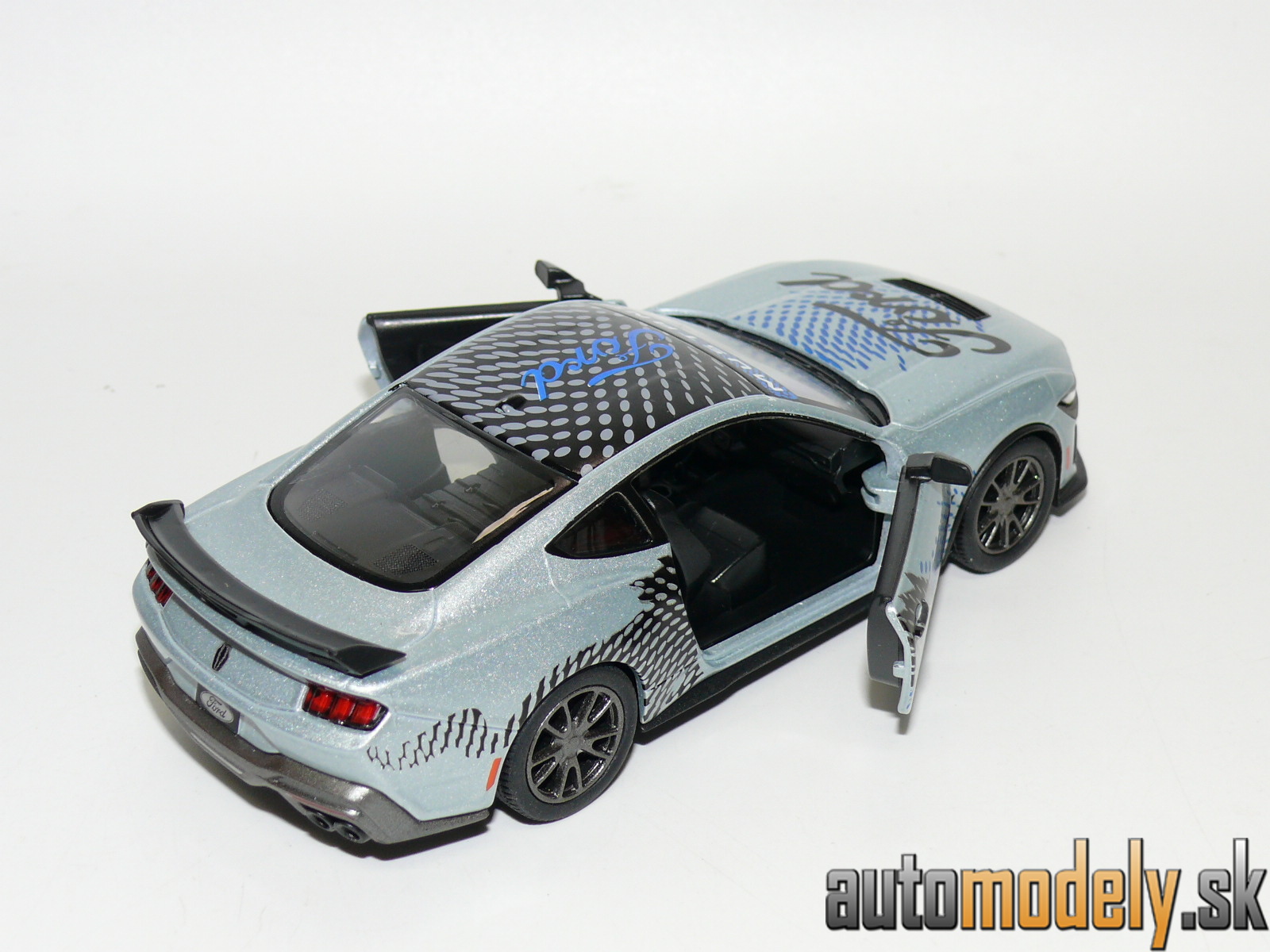 Kinsmart KT5455 - 2024 Ford Mustang Dark Horse - 1:38
