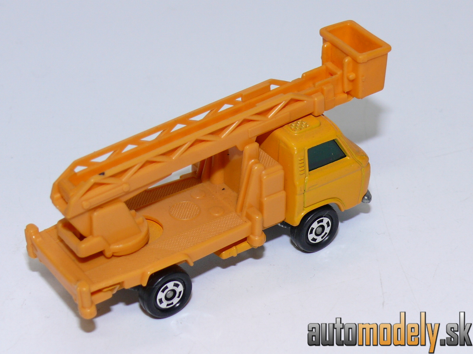 Tomica No. 54 - Nissan Caball - 1:68