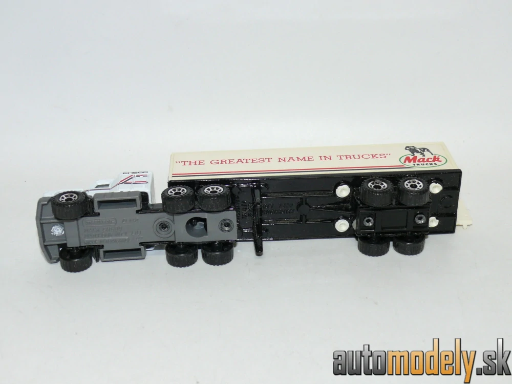 Matchbox CY-27 - Mack CH600 Box Truck - 1:97