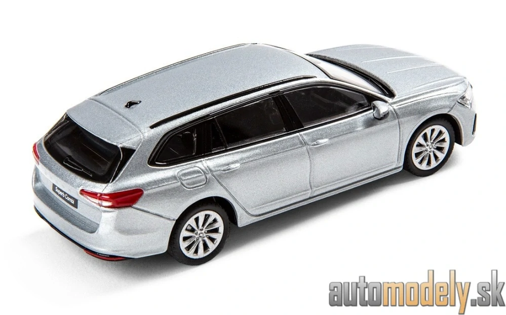 Škoda Superb IV Combi strieborná Pebble - 1:43