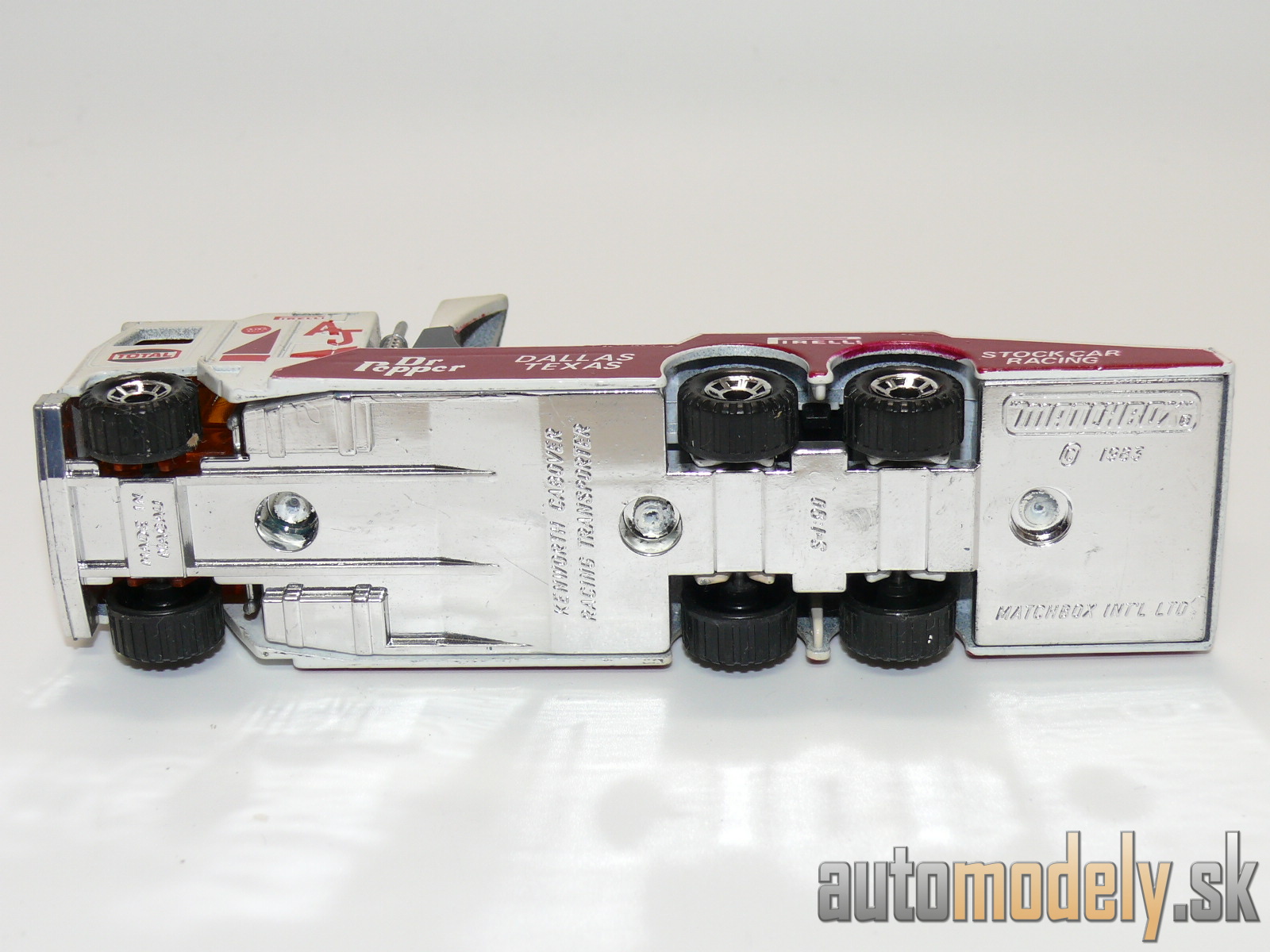 Matchbox - Kenworth Cabover Racing Transporter + AMX Pro-Stocker