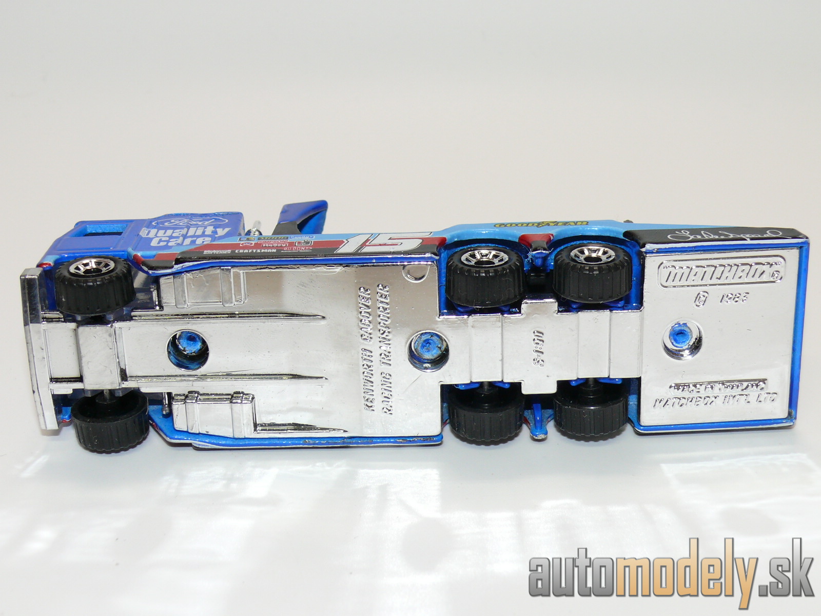 Matchbox - Kenworth Cabover Racing Transporter + Ford Thunderbird