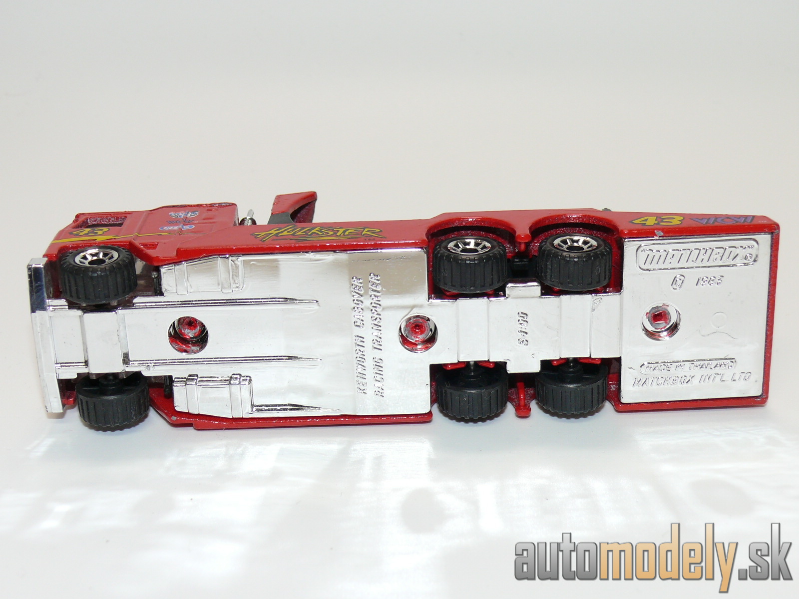 Matchbox - Kenworth Cabover Racing Transporter + Grand Prix Pontiac