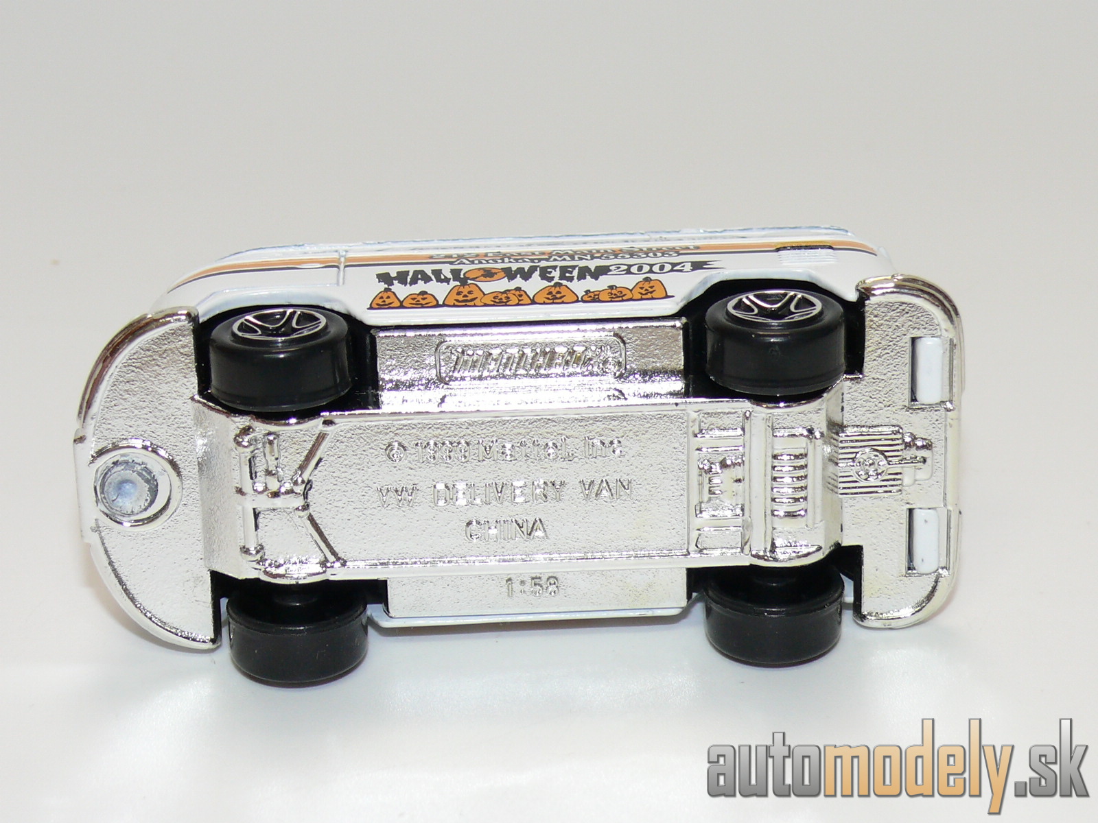 Matchbox - VW Delivery Van "Happy Halloween 2004" - 1:58