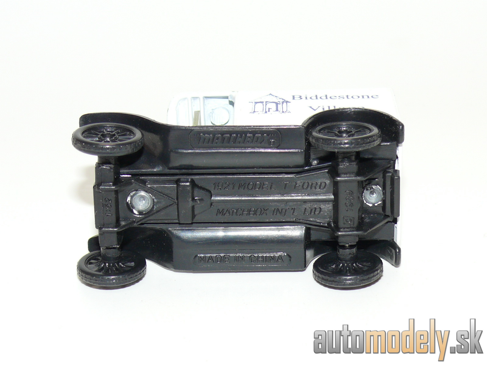 Matchbox - 1921 Model T Ford "Biddestone Village" - 1:52