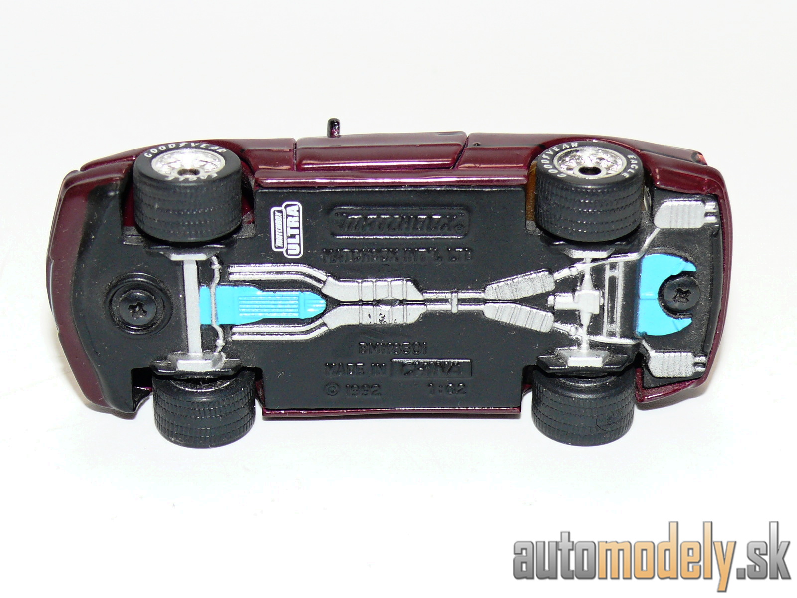 Matchbox Ultra - 1992 BMW 850i - 1:62