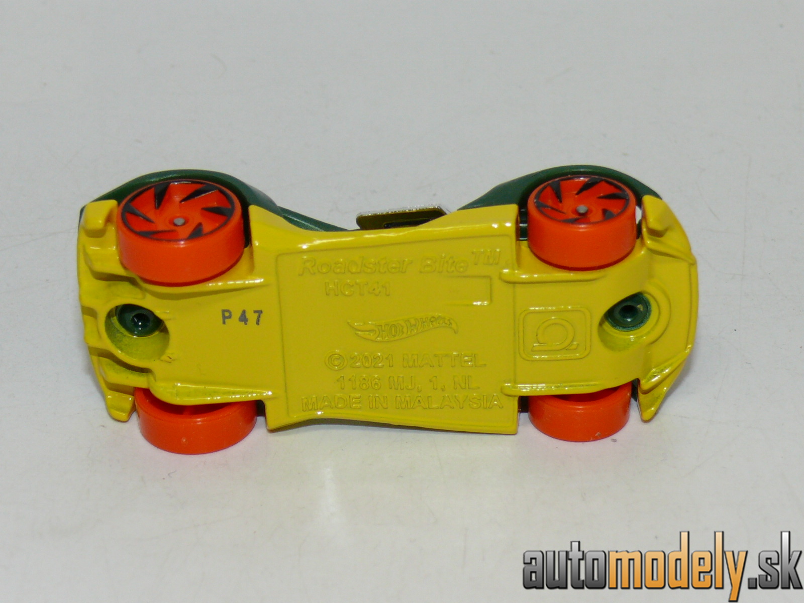 Hot Wheels HCT41 - Roadster Bite