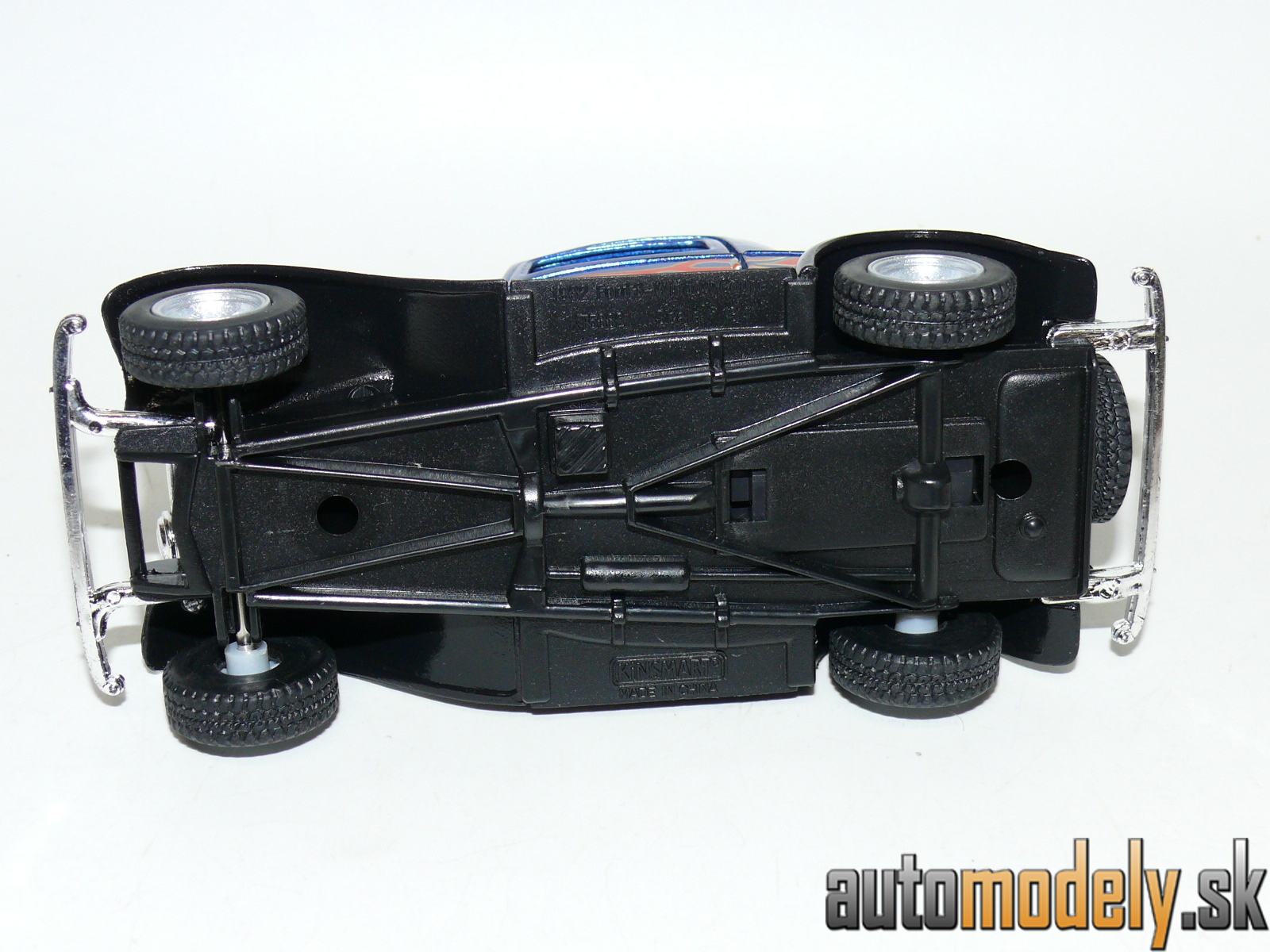 Kinsmart KT5332 - 1932 Ford 3-Window Coupe - 1:34