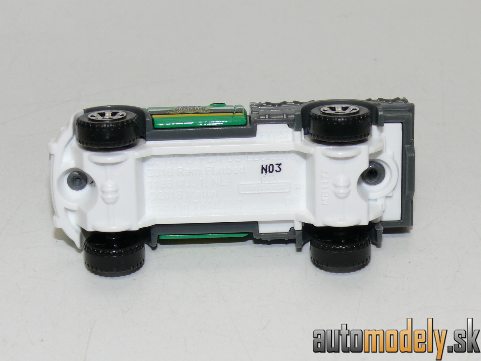 Matchbox FYP32 - 2016 Ram Flatbed