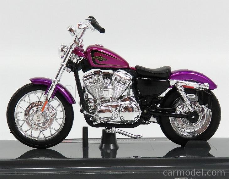 Maisto - HARLEY DAVIDSON - XL 1200V SEVENTY TWO 2013 - LILLAC MET - 1:18