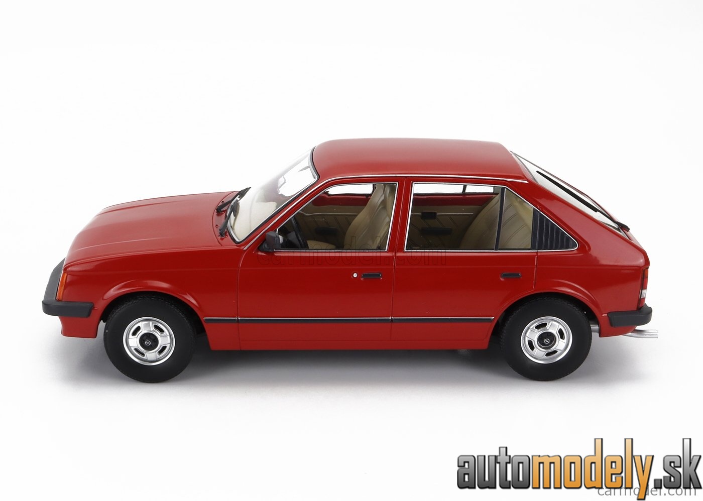 Triple9 - OPEL KADETT D 1984 RED - 1:18