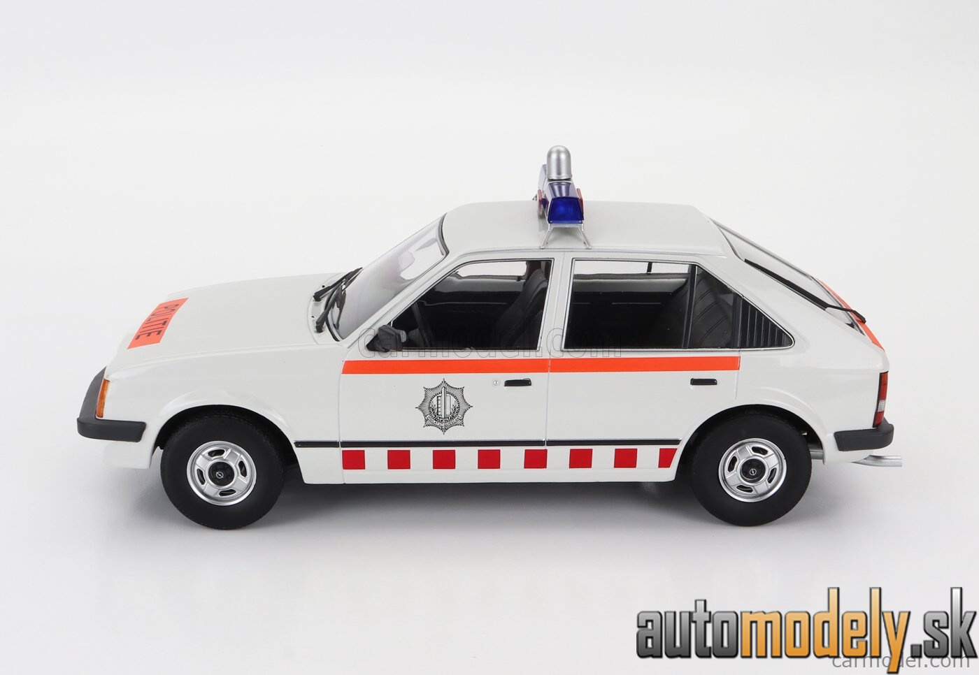 Triple9 - OPEL KADETT D DUTCH POLICE 1984 WHITE ORANGE - 1:18