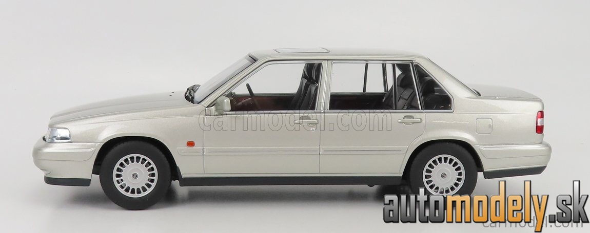 Triple9 - VOLVO 960 1996 SILVER SAND MET - 1:18