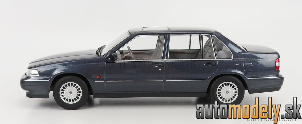 Triple9 - VOLVO 960 1996 AUBERGINE PEARL - 1:18