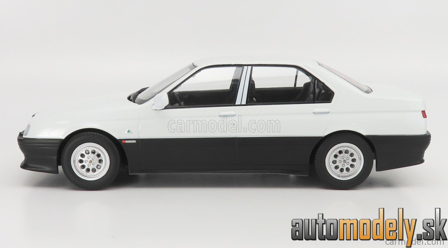 Triple9 - ALFA ROMEO 164 Q4 1994 BLACK INTERIOR WHITE - 1:18