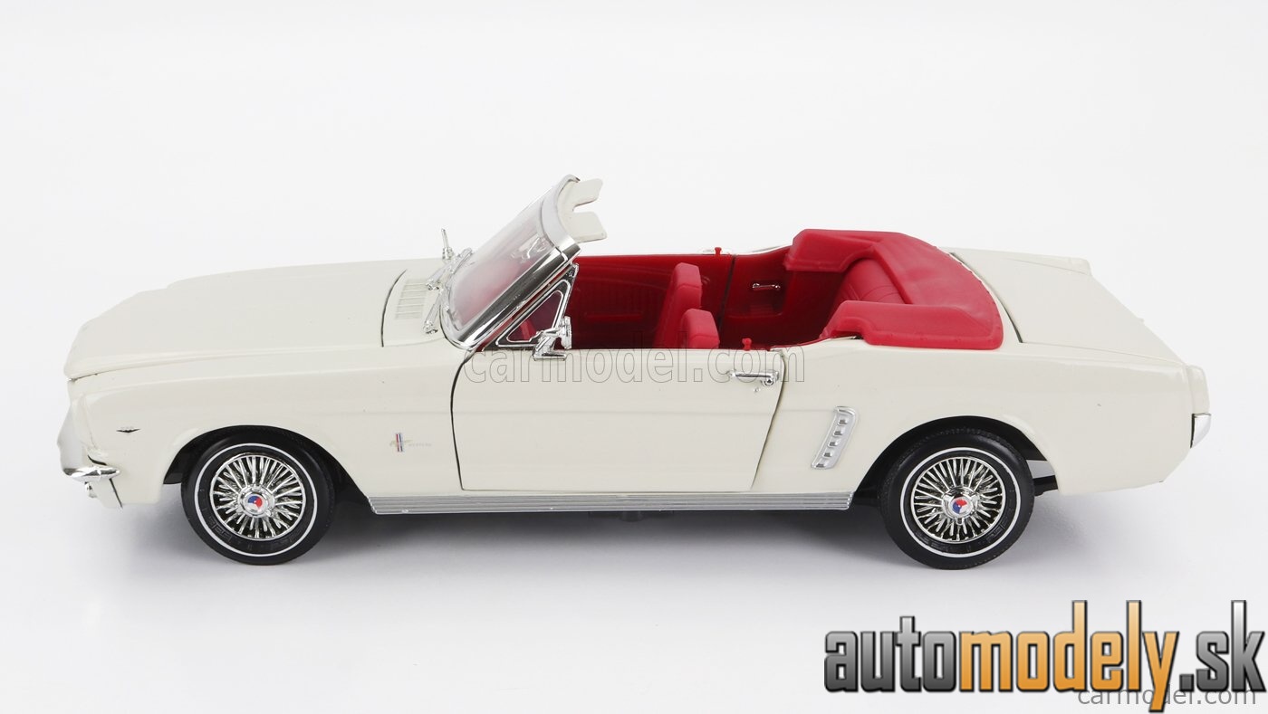 Motormax - FORD MUSTANG CABRIOLET OPEN 1964 JAMES BOND 007 GOLDFINGER MISSIONE GOLDFINGER WHITE - 1:18