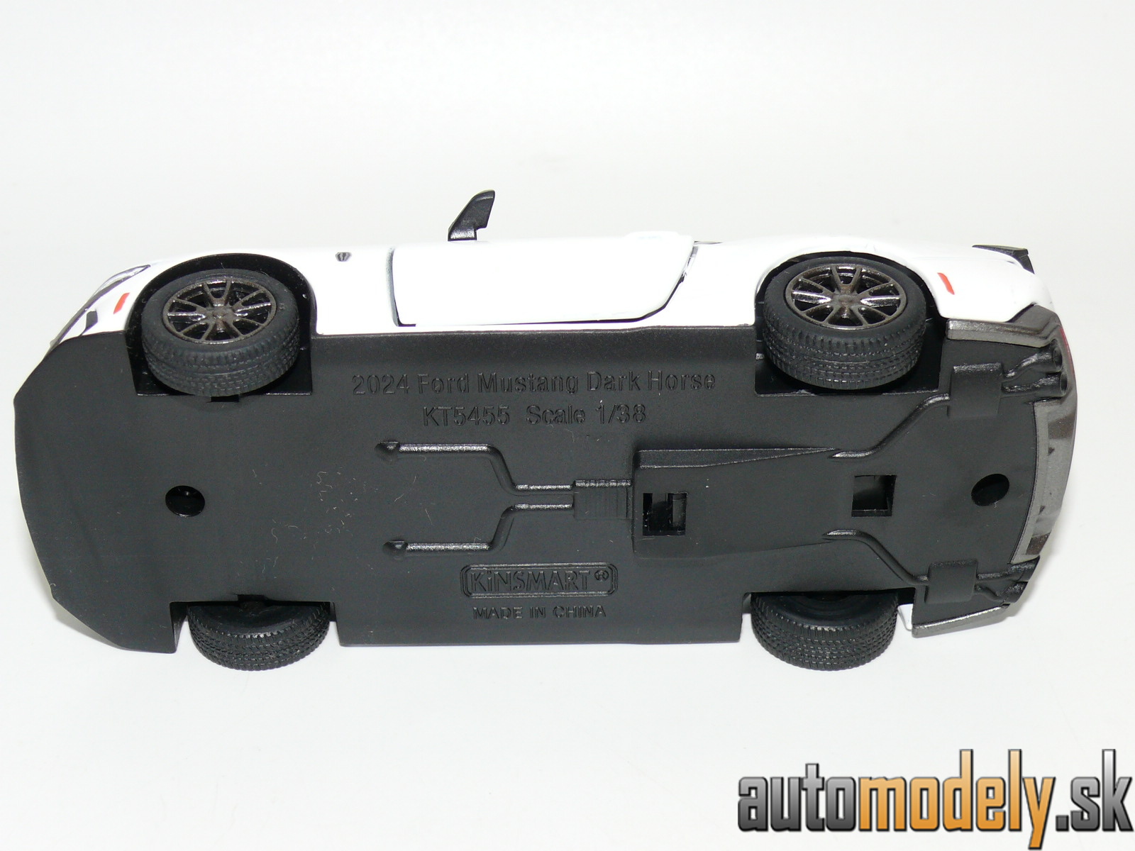 Kinsmart KT5455 - 2024 Ford Mustang Dark Horse - 1:38