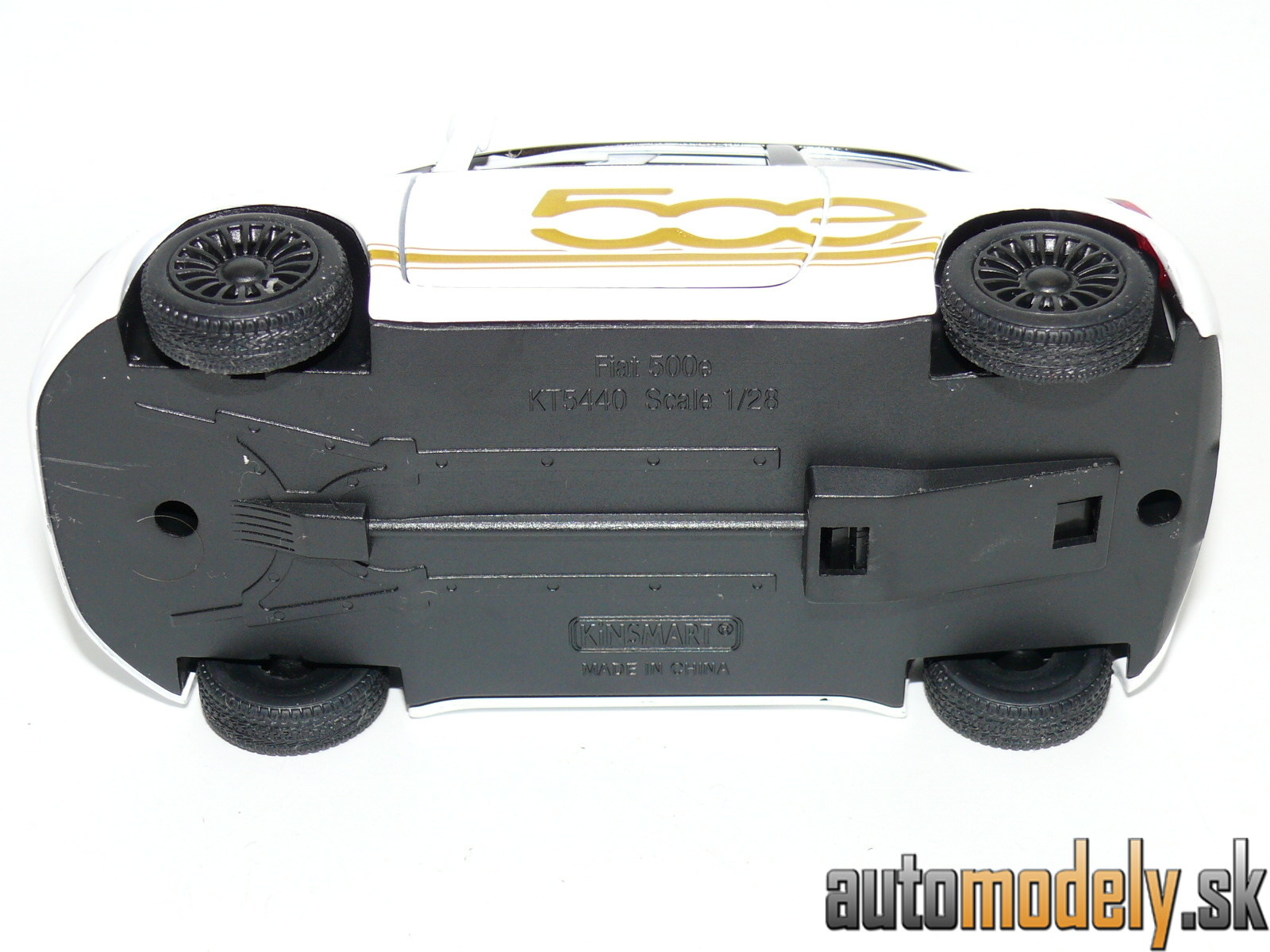 Kinsmart KT5440 - Fiat 500e - 1:28