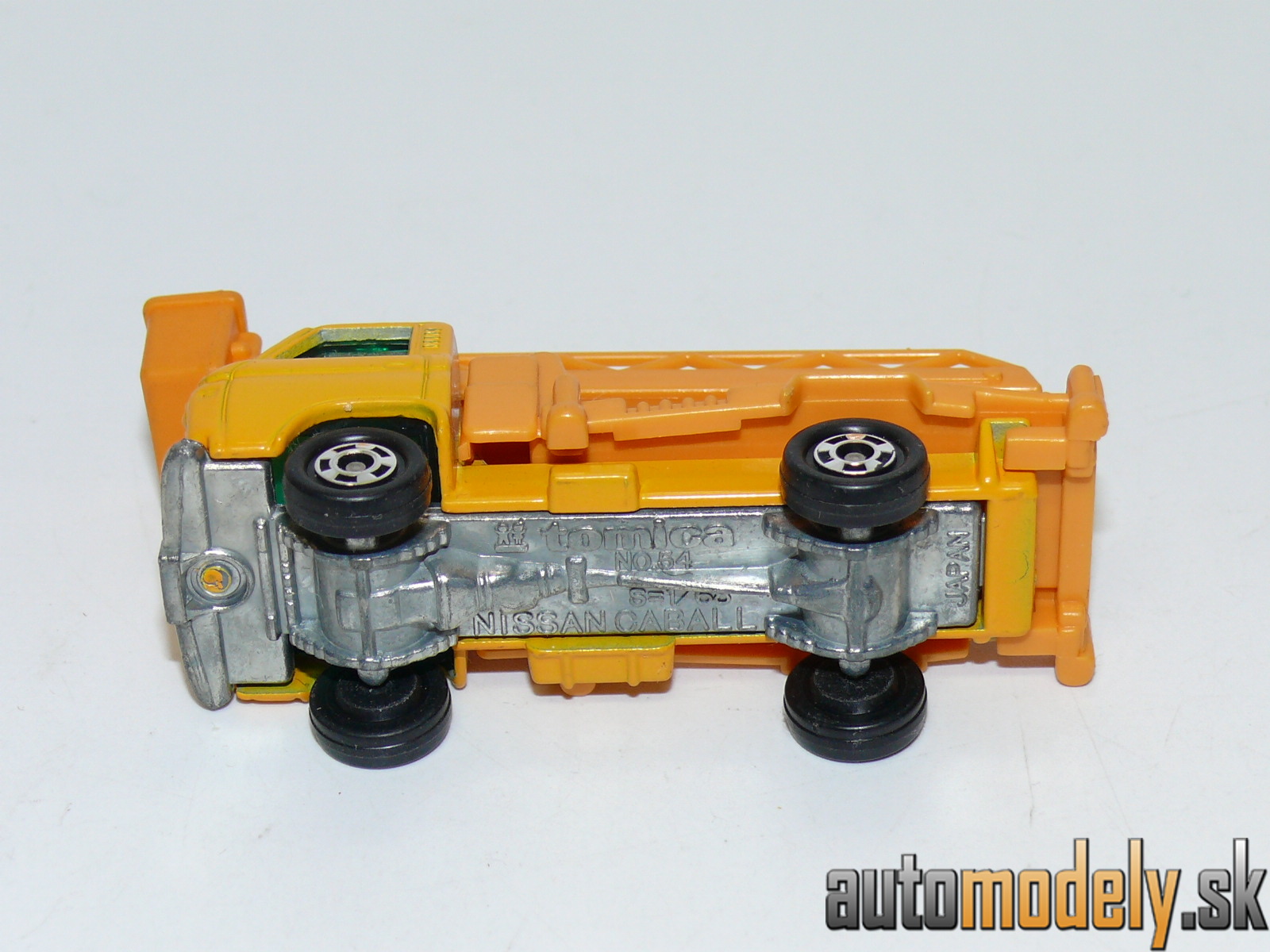 Tomica No. 54 - Nissan Caball - 1:68