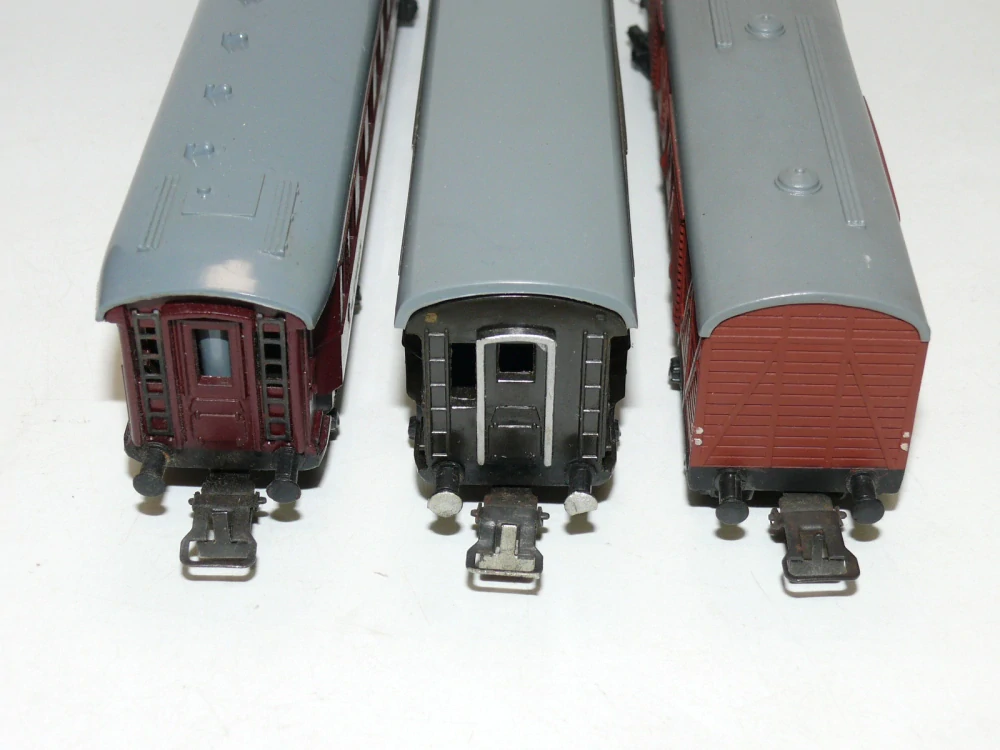 3x staré Piko (bakelit) - HO 1:87
