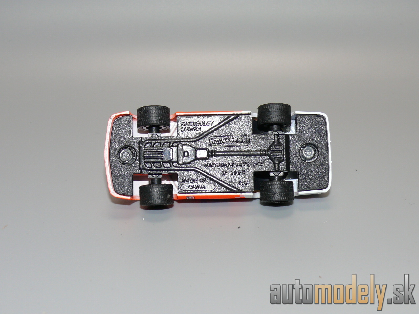 Matchbox - Kenworth Cabover Racing Transporter + Chevrolet Lumina