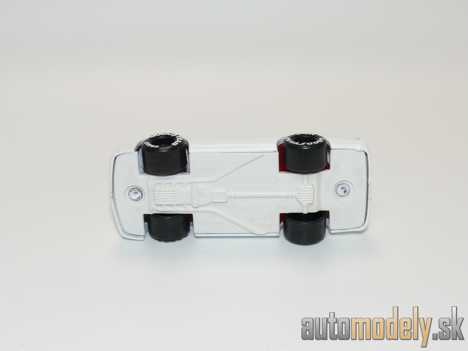 Matchbox - Kenworth Cabover Racing Transporter + Chevrolet Lumina