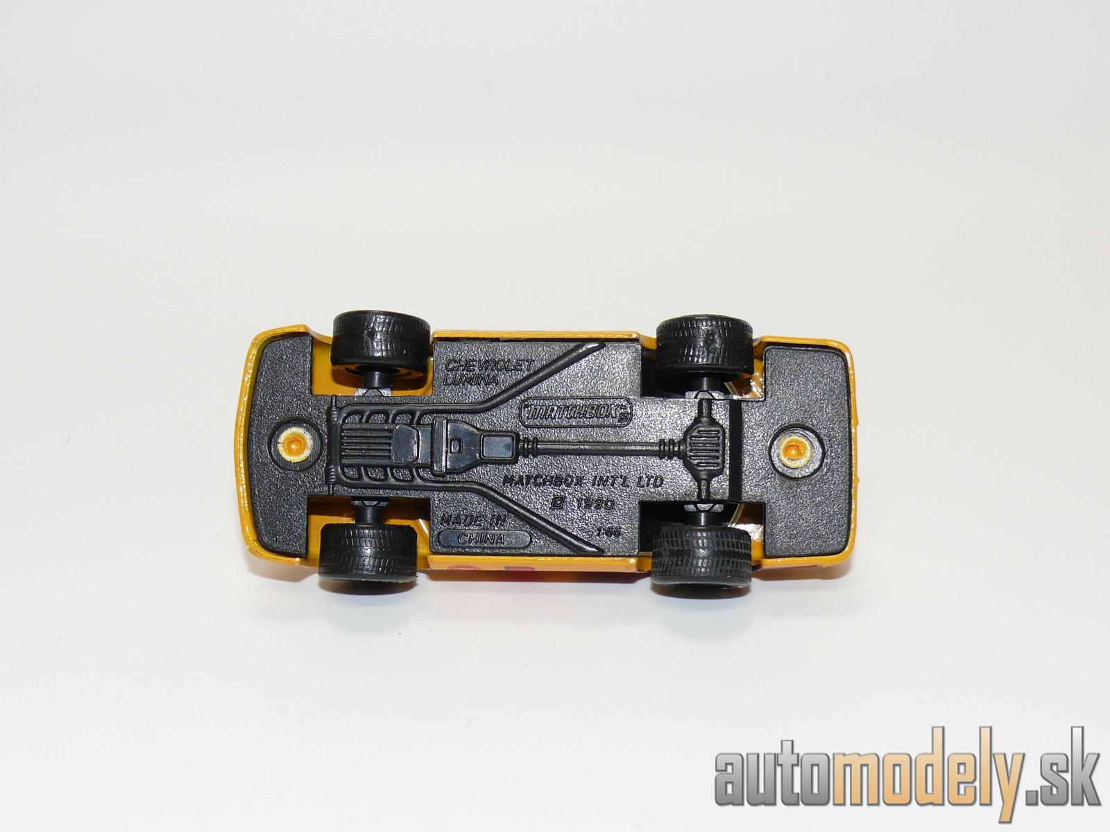Matchbox - Kenworth Cabover Racing Transporter + Chevrolet Lumina