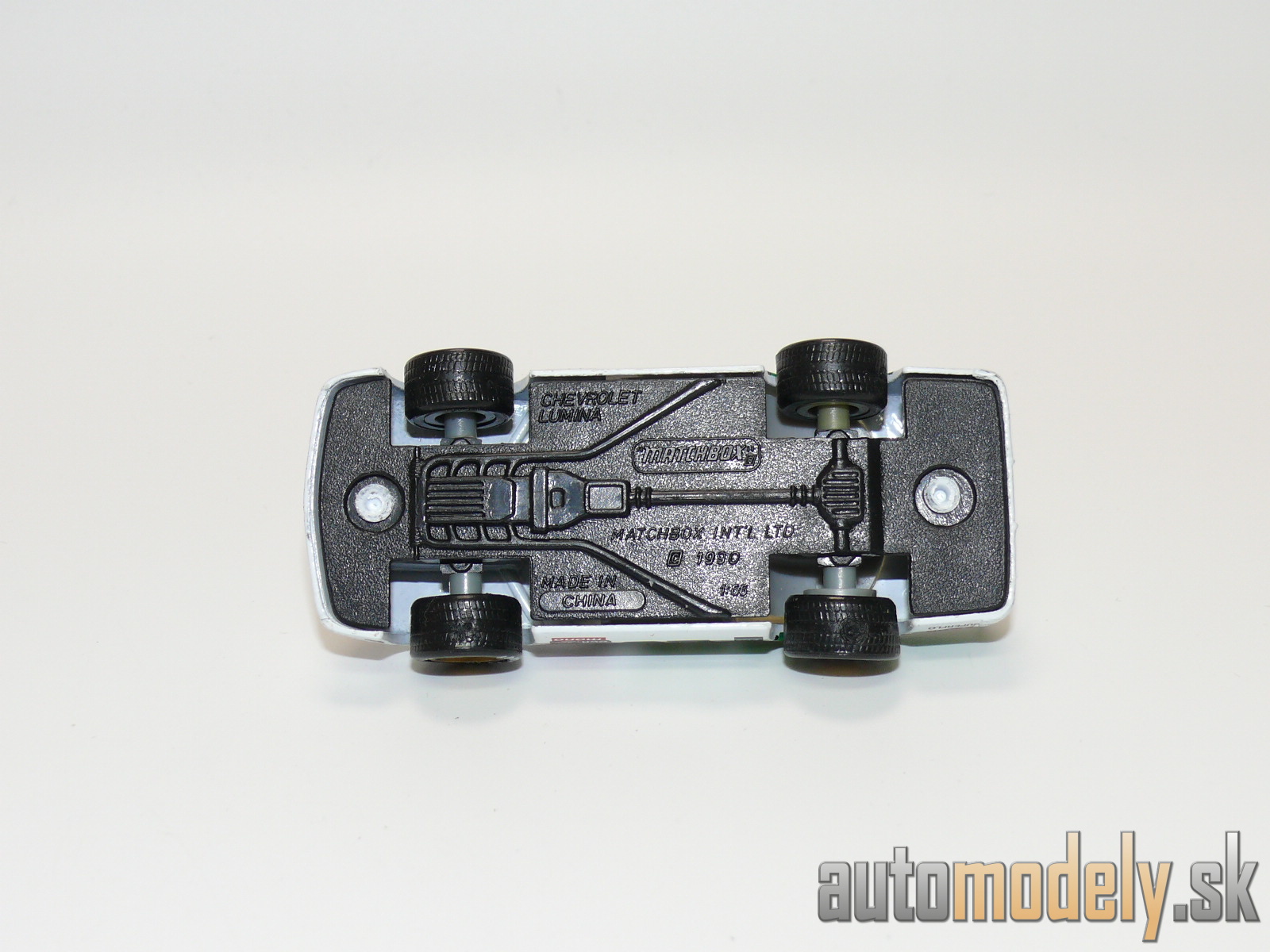 Matchbox - Kenworth Cabover Racing Transporter + Chevrolet Lumina
