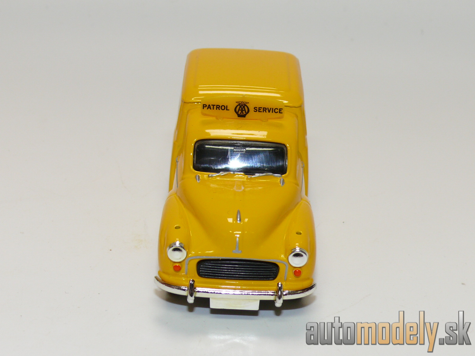Vanguards VA11000 - Morris Minor Van "Patrol Service" - 1:43