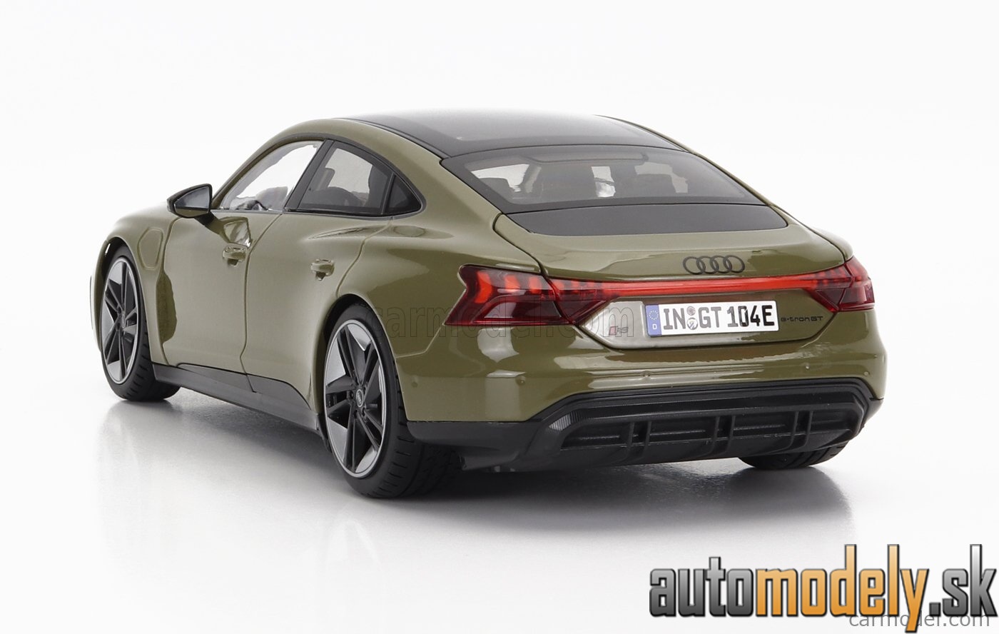 Bburago - AUDI - GT RS E-TRON 2022 - TACTITAL GREEN - 1:18
