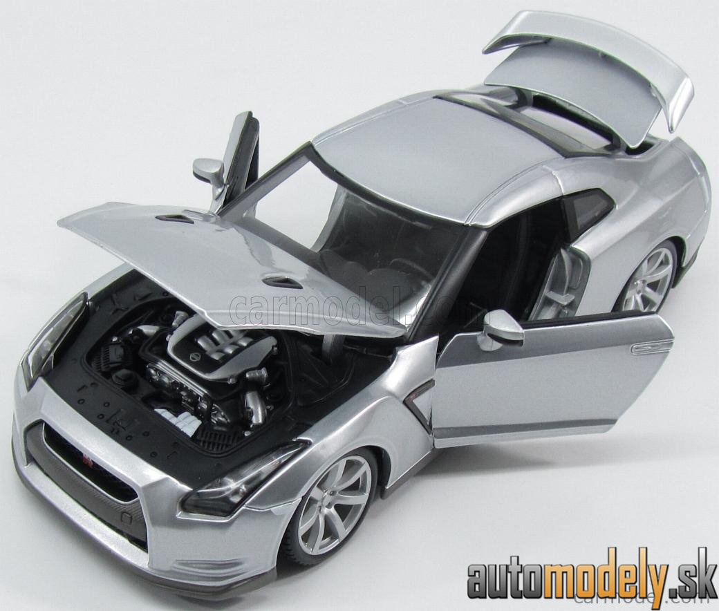 Bburago - NISSAN - GT-R R35 COUPE 2009 - SILVER - 1:18