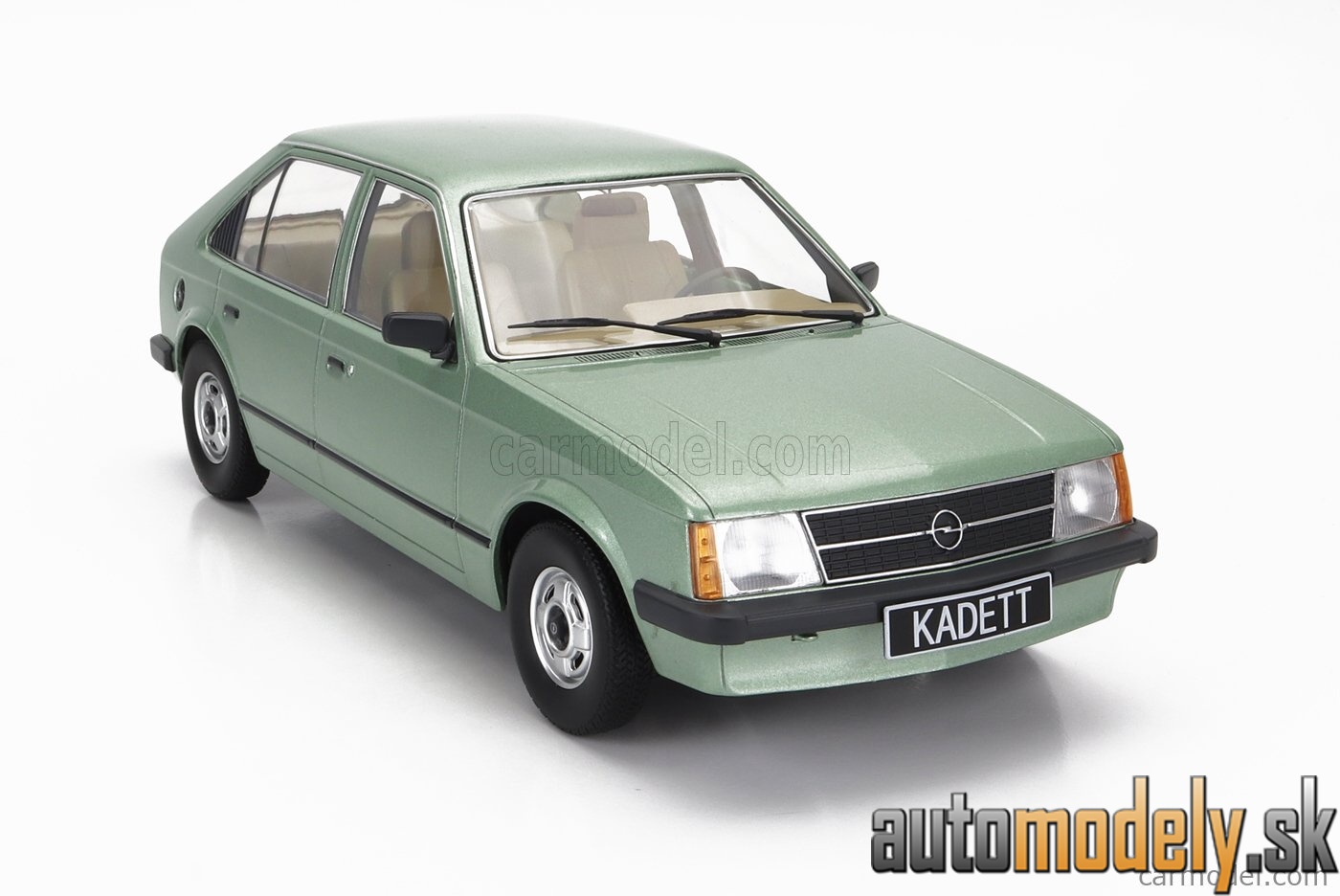 Triple9 - OPEL KADETT D 1984 GREEN MET - 1:18