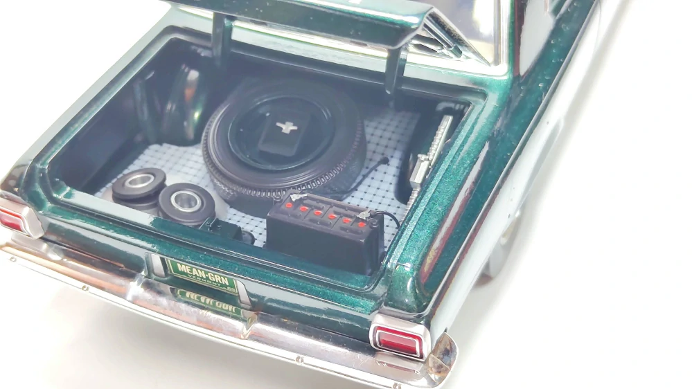 Highway 61 Collectibles - 1965 Plymouth Belvedere - 1:18